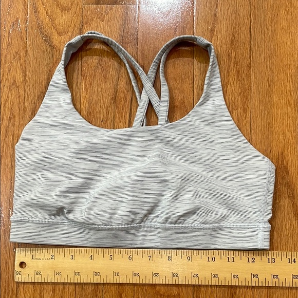 Lululemon Gray Striped Women's Sports Bra Size 8 Cross Back Straps - Picture 2 of 8
